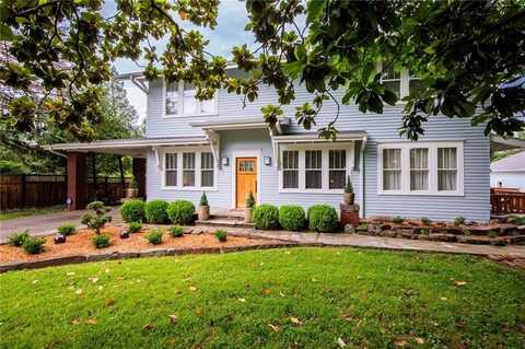 901 McCollum DR, Bentonville, AR 72712