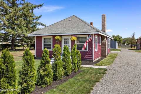 10309 Hughes Rd, Yakima, WA 98903