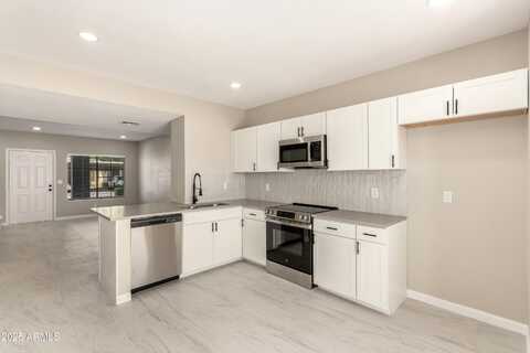 7801 N 44TH Drive, Glendale, AZ 85301