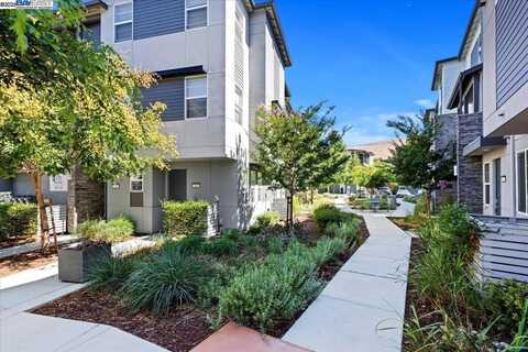 389 Line St., Hayward, CA 94544