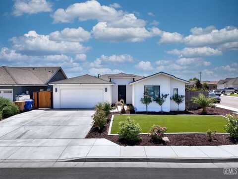 8005 Bandelier Drive, Bakersfield, CA 93313