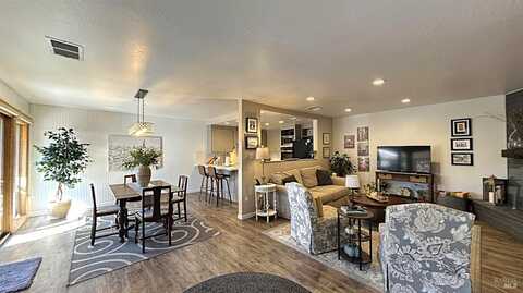 442 Las Casitas Court, Santa Rosa, CA 95403