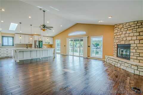 584 Woodland Point, Linn Creek, MO 65052