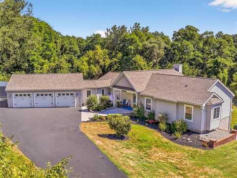 1022 Middle Road, Henrietta, NY 14543