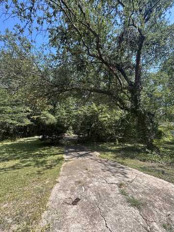 721 Bodenhamer Dr, El Dorado, AR 71730