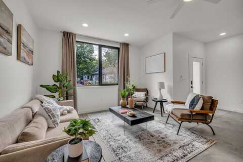559 S Lyerly Street, Chattanooga, TN 37404