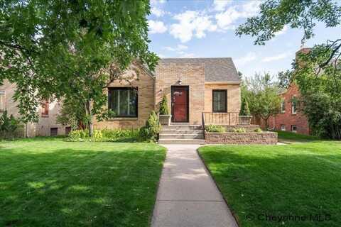 220 W 4TH AVE, Cheyenne, WY 82001