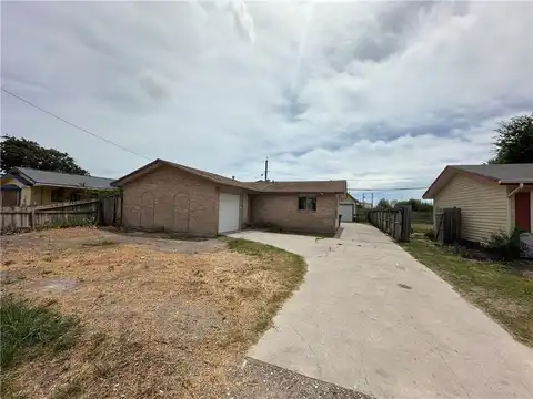 113 Lee Avenue, Gregory, TX 78359