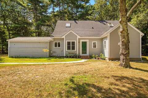 19 Moniz Way, East Falmouth, MA 02536