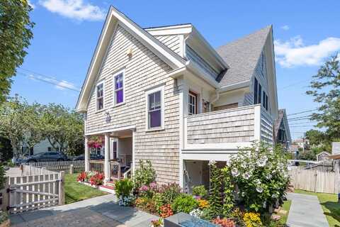 9 Bradford Street, Provincetown, MA 02657