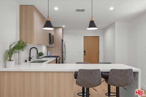 847 N June St, Los Angeles, CA 90038