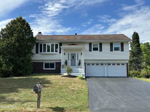 25 Langmore Lane, Brunswick, NY 12180