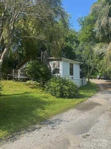 57 Twin Ponds Lane, Hendersonville, NC 28739
