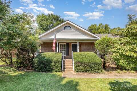 10520 Misty Ridge Lane, Charlotte, NC 28277