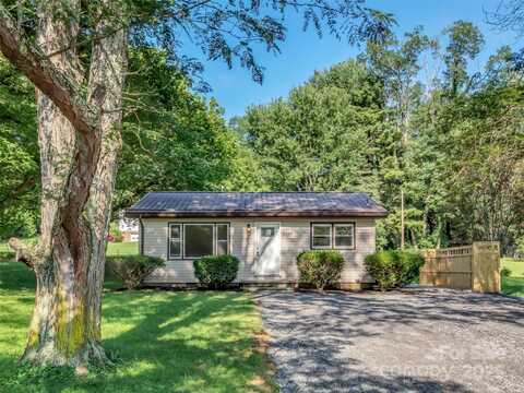 1140 Oakdale Road, Waynesville, NC 28786