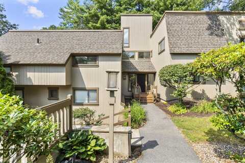 43 Great Meadow Lane, Farmington, CT 06030