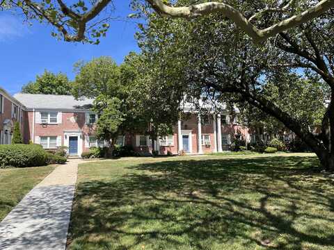 198 Seaton Road, Stamford, CT 06902
