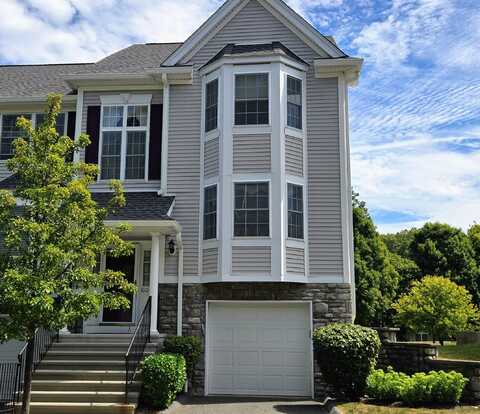 1004 Pinnacle Way, Danbury, CT 06811
