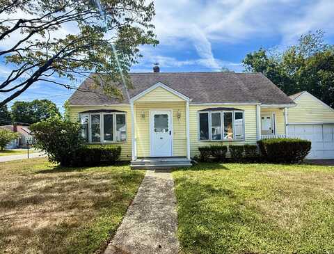 40 East Pasadena Place, Bridgeport, CT 06610