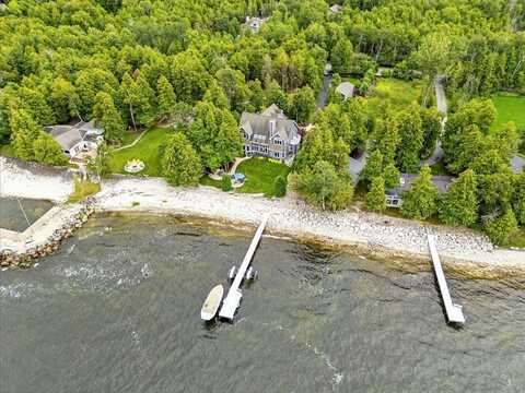 7519 Mariner Rd, Egg Harbor, WI 54209