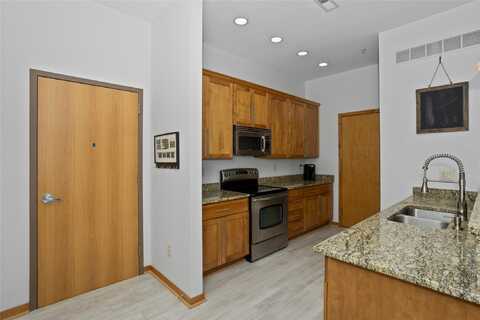 230 S 68th Street unit: 1304, West Des Moines, IA 50266