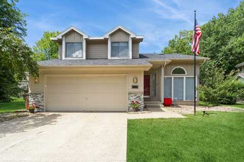 2729 Meadow Point Court, West Des Moines, IA 50265