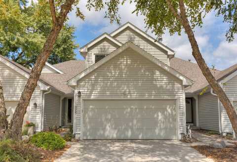 3957 92nd Drive, Urbandale, IA 50322