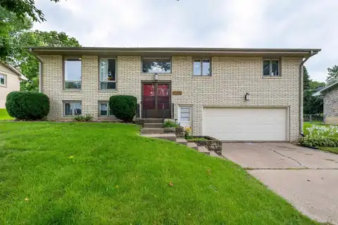 2648 Mineral, Dubuque, IA 52001