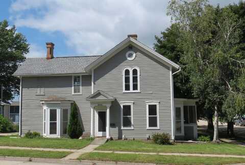 216 E Maple, Maquoketa, IA 52060