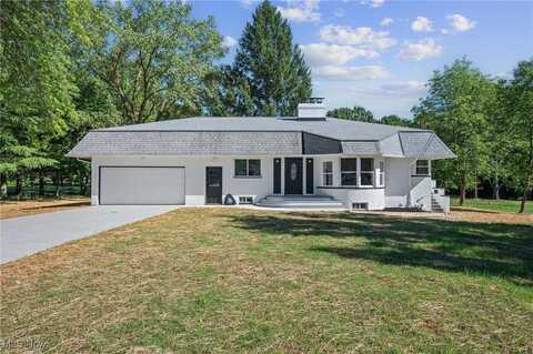 1599 Hillside Road, Seven Hills, OH 44131