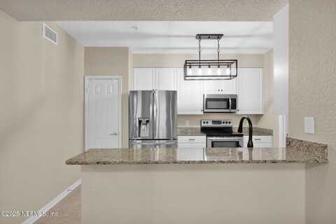 8539 GATE Parkway W 624, Jacksonville, FL 32216