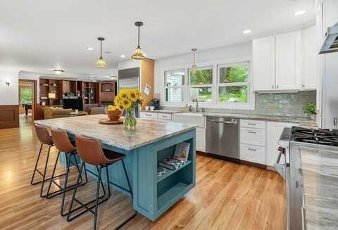 32 Witham St B, Gloucester, MA 01930
