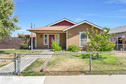 480 Calaveras Street N, Fresno, CA 93701