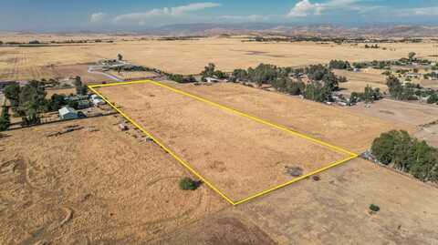 1 Herndon Avenue E, Clovis, CA 93619