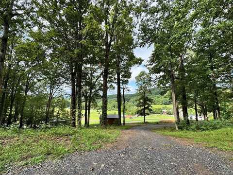 527 SAUNDERS, Franklin, NC 28734