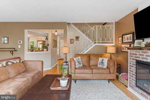 153 BECKYS CORNER, CHALFONT, PA 18914