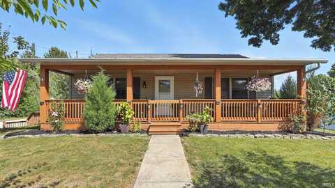 692 Commercial Street, Roanoke, IN 46783