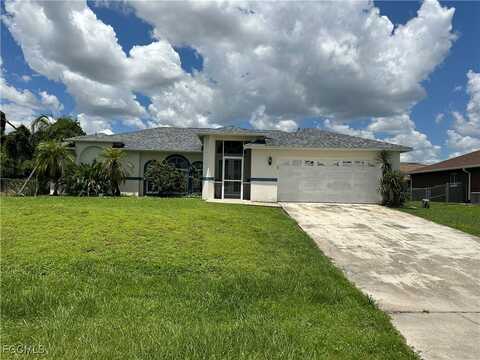8397 Bahamas Road, Fort Myers, FL 33967