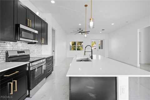 3903 29th Street SW, Lehigh Acres, FL 33976