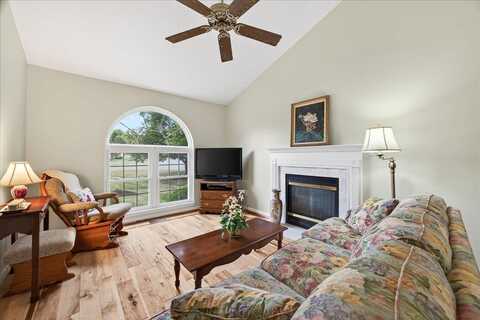 4 ASHLEIGH DR, WAYNESBORO, VA 22980