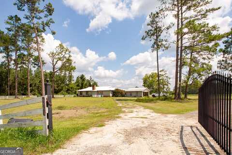 6860 Douglas, Millwood, GA 31552