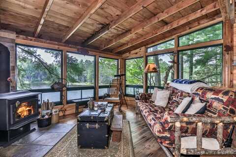 9637 PERRY DR, Woodruff, WI 54568