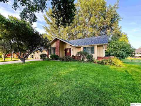 2710 Eagle Drive, Fremont, NE 68025