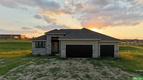 10664 S 103rd Street, Papillion, NE 68046