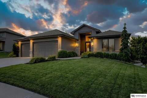 17520 Ridgemont Street, Omaha, NE 68136