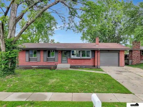 8016 E Avon Lane, Lincoln, NE 68505
