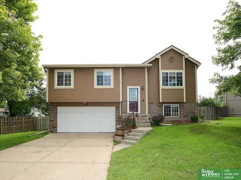 1210 Devon Drive, Papillion, NE 68046