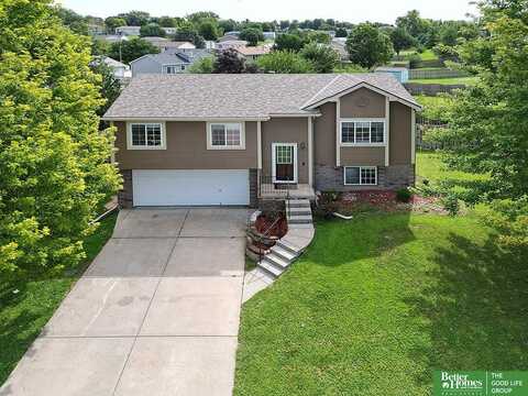 1210 Devon Drive, Papillion, NE 68046