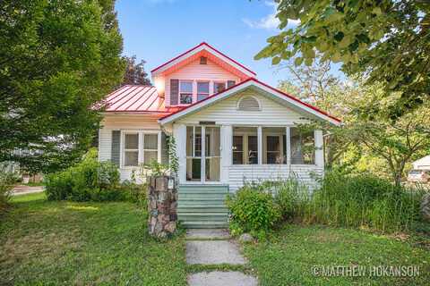 736 W Grand Street, Hastings, MI 49058