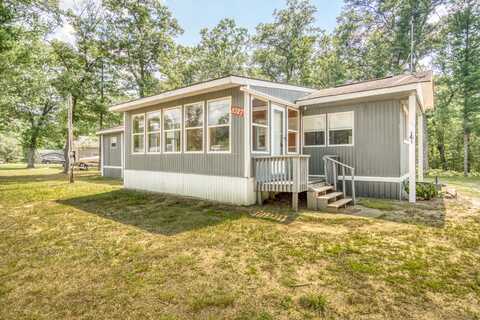 8327 West Hollyhock Avenue, Baldwin, MI 49304